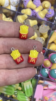 Pingente de Batata Mac Donald's 10MM- 1 unidade  